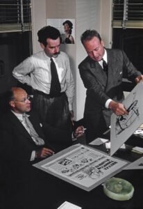 Peloteo creativo en agencia de publicidad.