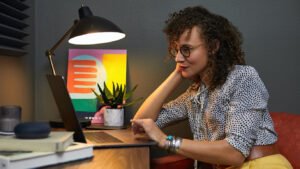 Un ux content strategist se encarga de crear experiencias únicas para el usuario.