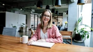 No tengas miedo de establecer tus tarifas por tus servicios como copywriter.