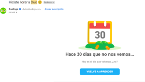 Ejemplo del tono de voz que utiliza Duolingo en su estrategia de newsletter.